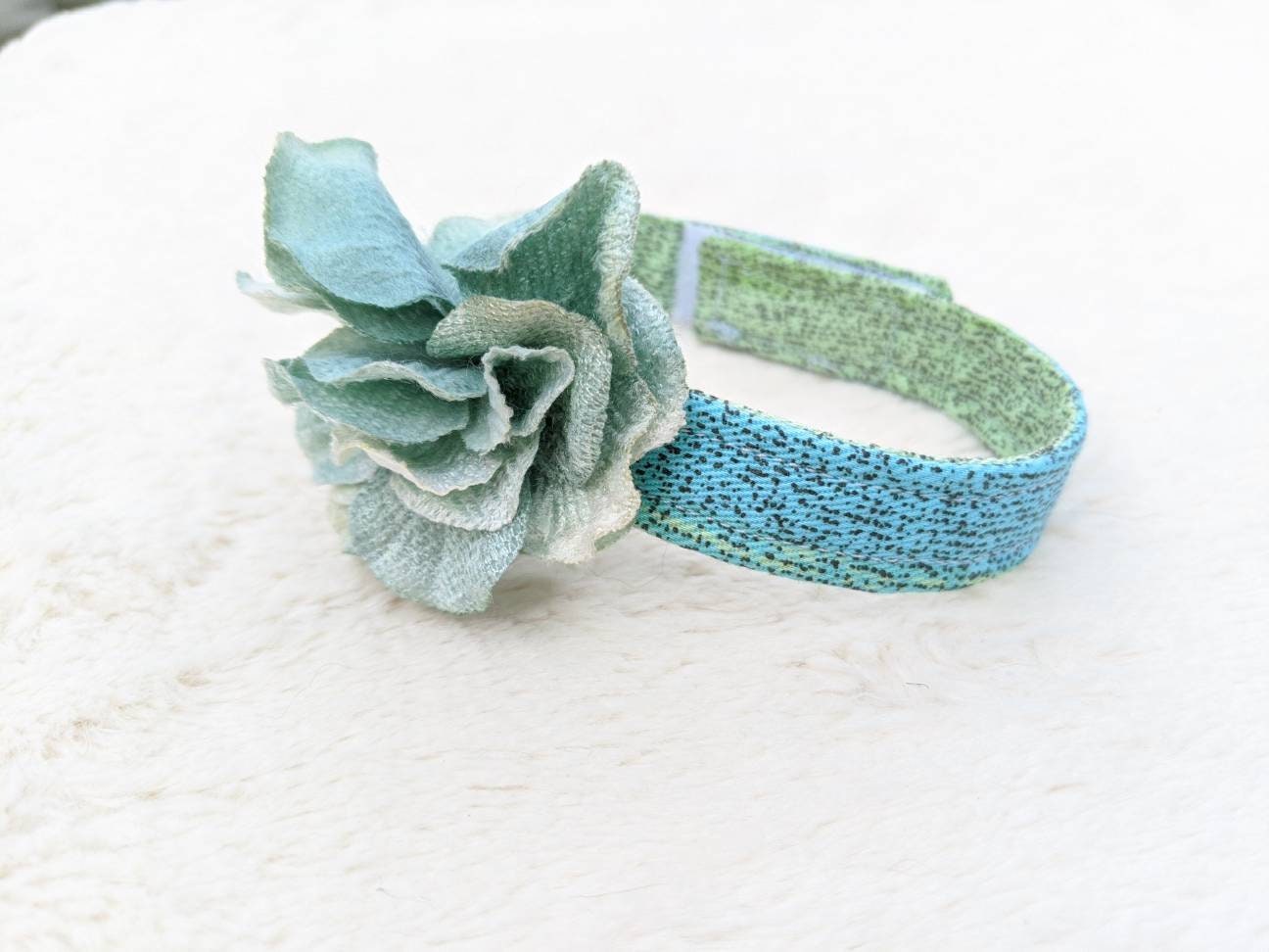 Adjustable Blue Green Collar Accessory for Cat